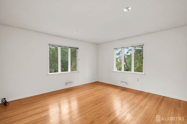 1 Wakefield Lane, Piscataway, NJ 08854