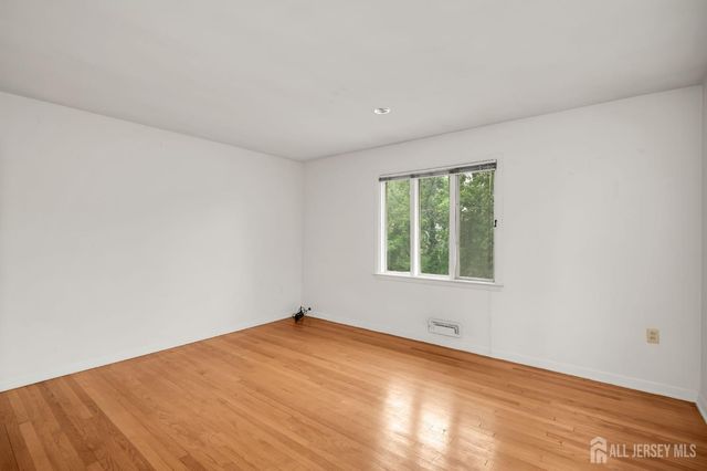 1 Wakefield Lane, Piscataway, NJ 08854
