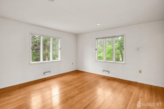 1 Wakefield Lane, Piscataway, NJ 08854