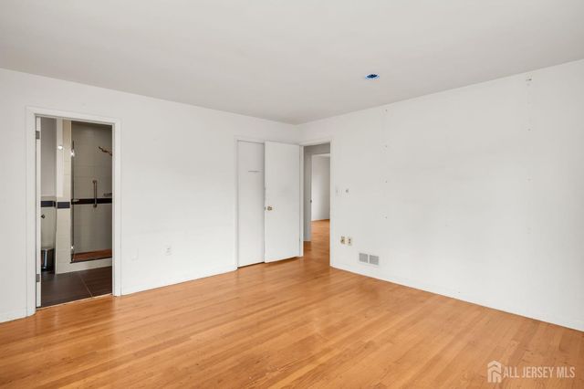 1 Wakefield Lane, Piscataway, NJ 08854