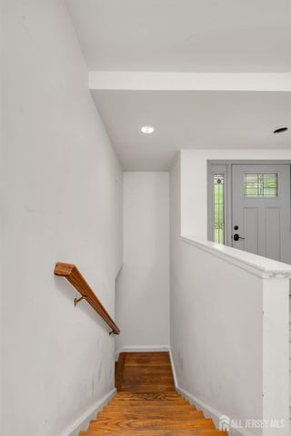 1 Wakefield Lane, Piscataway, NJ 08854