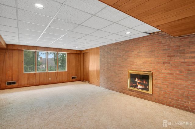 1 Wakefield Lane, Piscataway, NJ 08854