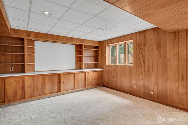 1 Wakefield Lane, Piscataway, NJ 08854
