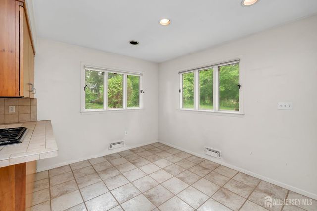 1 Wakefield Lane, Piscataway, NJ 08854