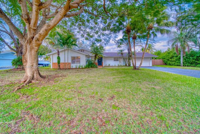 12620 SW 114th Ave, Miami, FL 33176