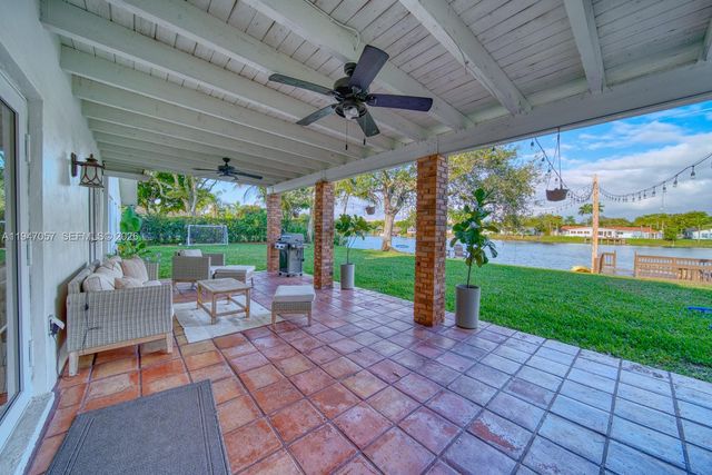 12620 SW 114th Ave, Miami, FL 33176