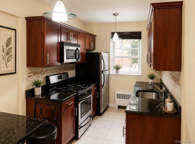 220 Pelham Road 2H, New Rochelle, NY 10805