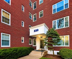 220 Pelham Road 2H, New Rochelle, NY 10805