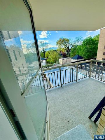 307 Prospect Avenue 4D, Hackensack, NJ 07601