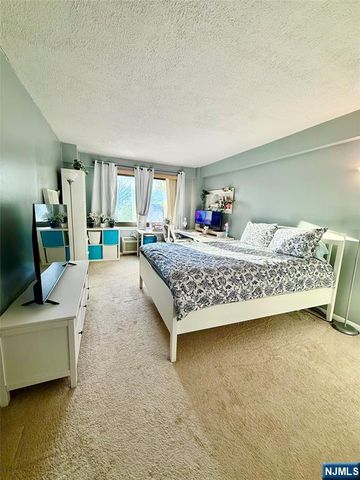 307 Prospect Avenue 4D, Hackensack, NJ 07601