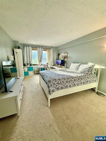 307 Prospect Avenue 4D, Hackensack, NJ 07601