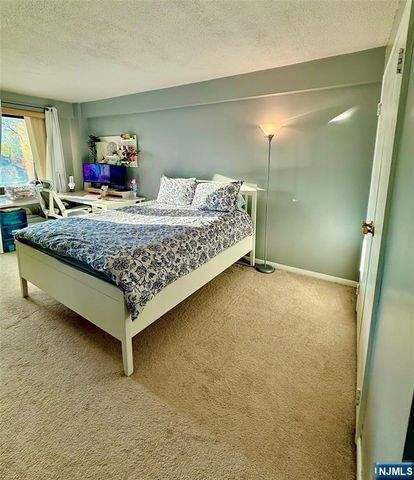 307 Prospect Avenue 4D, Hackensack, NJ 07601