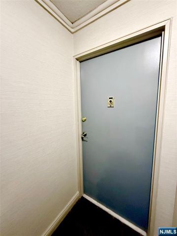 307 Prospect Avenue 4D, Hackensack, NJ 07601