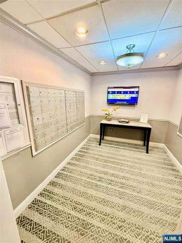 307 Prospect Avenue 4D, Hackensack, NJ 07601