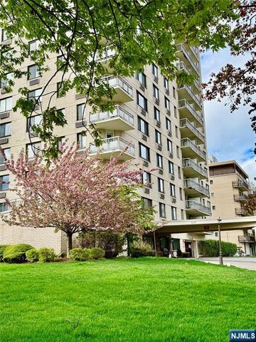 307 Prospect Avenue 4D, Hackensack, NJ 07601