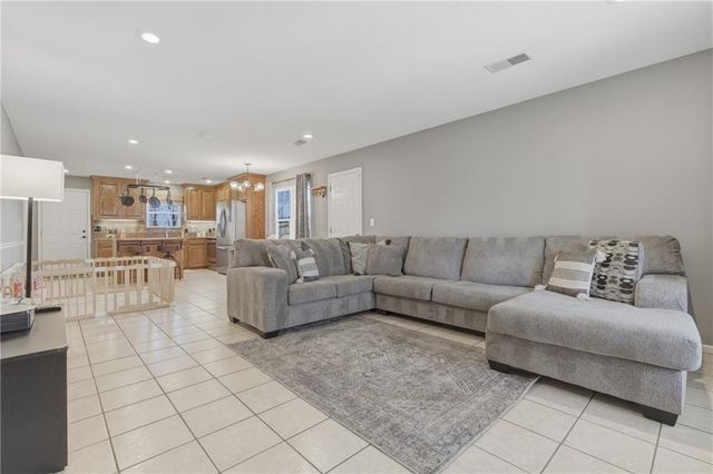 114 S Jewell Street, Liberty, MO 64068