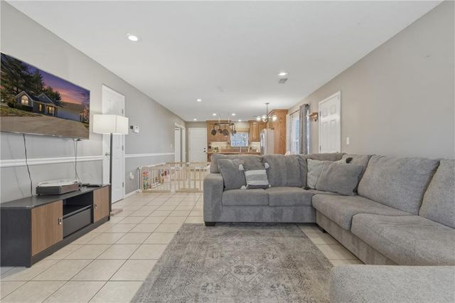 114 S Jewell Street, Liberty, MO 64068