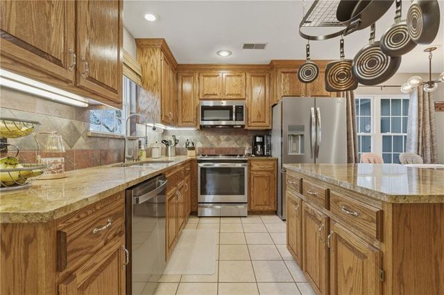 114 S Jewell Street, Liberty, MO 64068