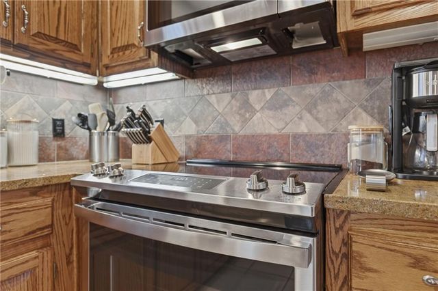 114 S Jewell Street, Liberty, MO 64068