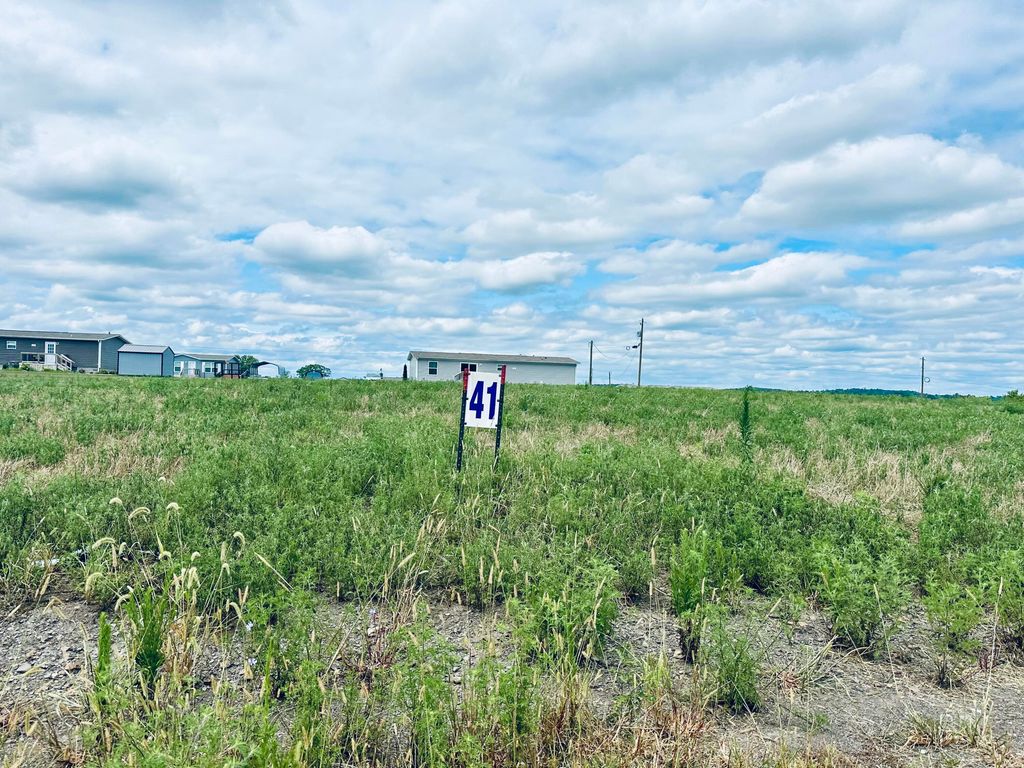 41 Turkey Loop, East Bernstadt, KY 40729