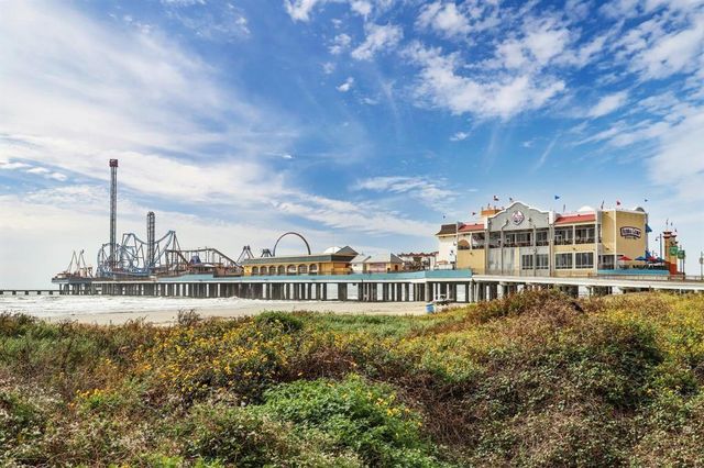 3727 Avenue L, Galveston, TX 77550
