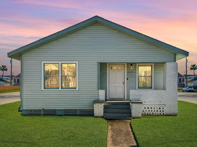 3727 Avenue L, Galveston, TX 77550