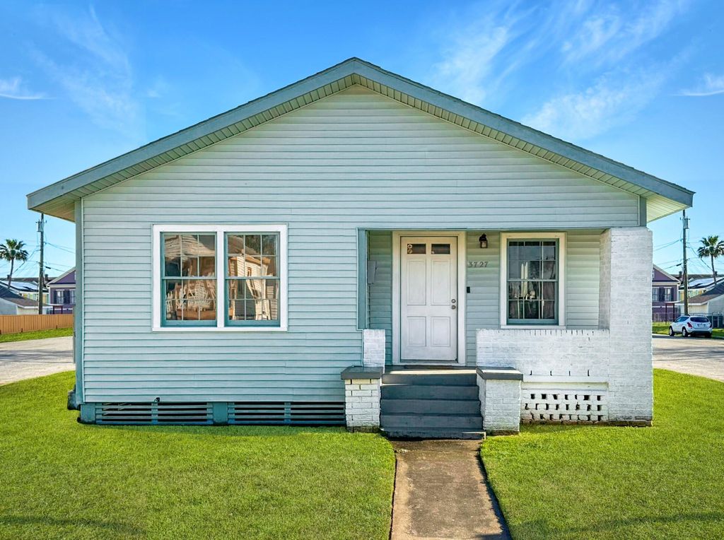 3727 Avenue L, Galveston, TX 77550