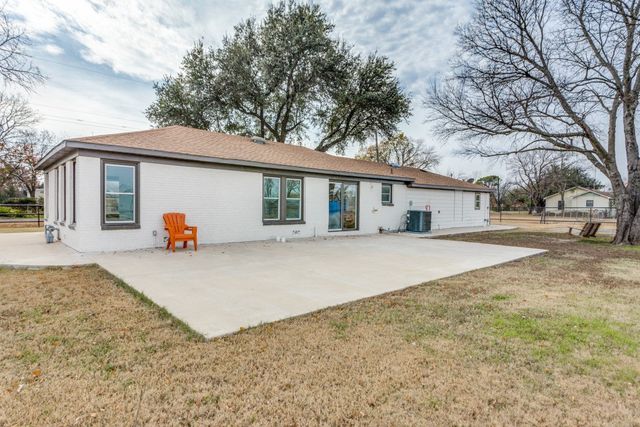 817 Stella Mae Drive, Fort Worth, TX 76028