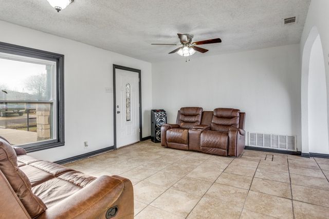 817 Stella Mae Drive, Fort Worth, TX 76028