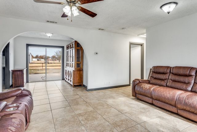 817 Stella Mae Drive, Fort Worth, TX 76028