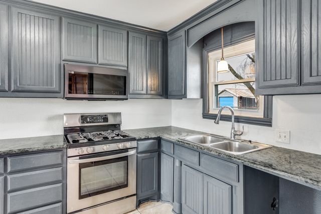 817 Stella Mae Drive, Fort Worth, TX 76028