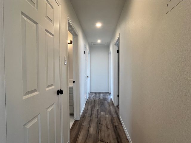 1041 Brawner Pkwy, Corpus Christi, TX 78411