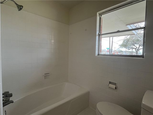 1041 Brawner Pkwy, Corpus Christi, TX 78411