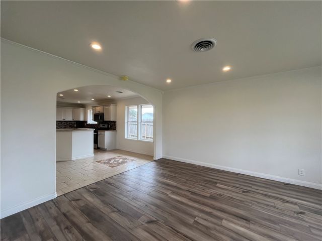 1041 Brawner Pkwy, Corpus Christi, TX 78411