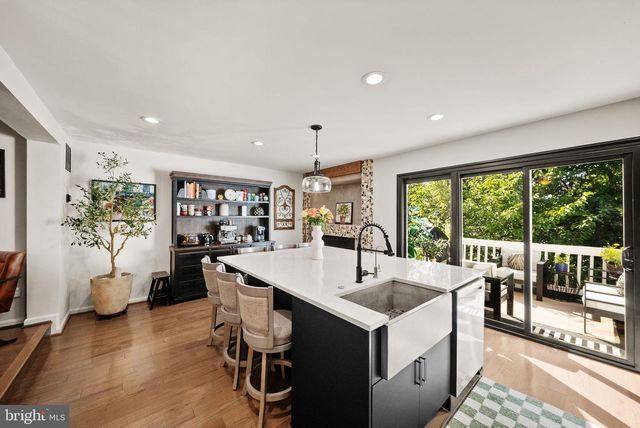 12091 EDGEMERE CIR, Reston, VA 20190