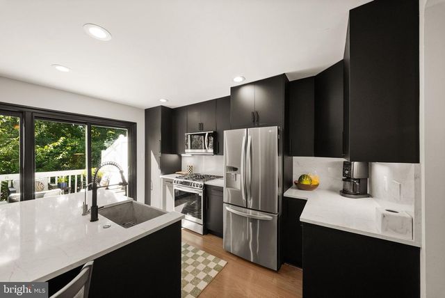 12091 EDGEMERE CIR, Reston, VA 20190