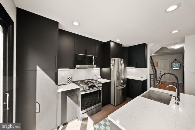 12091 EDGEMERE CIR, Reston, VA 20190
