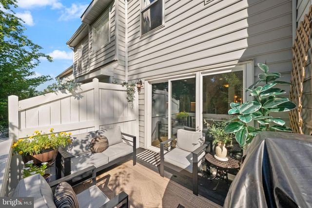 12091 EDGEMERE CIR, Reston, VA 20190