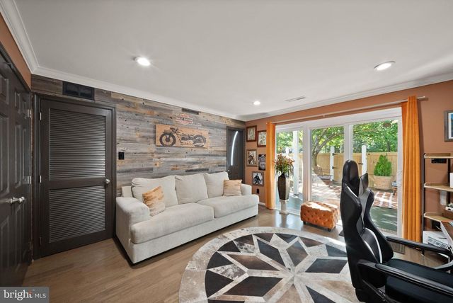 12091 EDGEMERE CIR, Reston, VA 20190