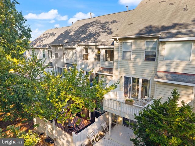 12091 EDGEMERE CIR, Reston, VA 20190