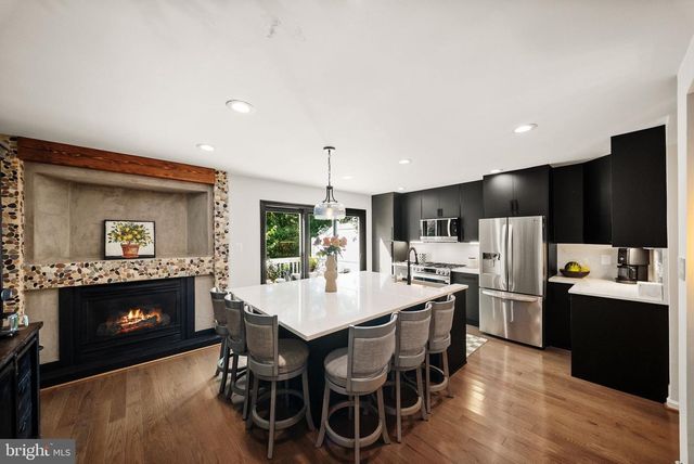 12091 EDGEMERE CIR, Reston, VA 20190