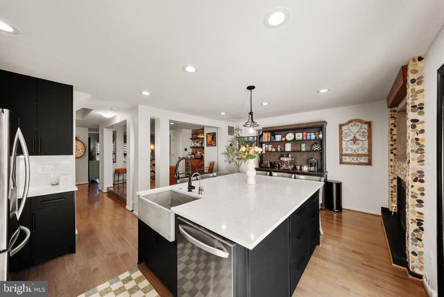 12091 EDGEMERE CIR, Reston, VA 20190