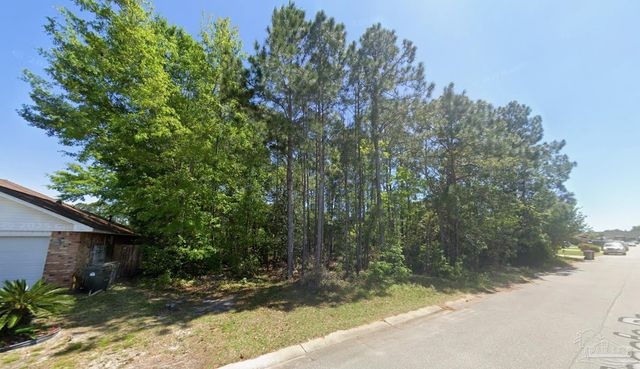 3008 Classic Dr, Pensacola, FL 32507