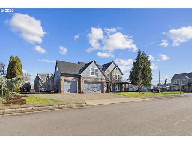 11721 SALMONBERRY Dr, Oregon City, OR 97045