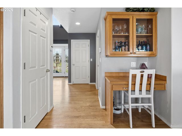 11721 SALMONBERRY Dr, Oregon City, OR 97045