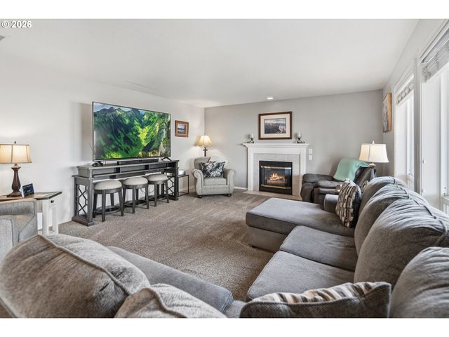 11721 SALMONBERRY Dr, Oregon City, OR 97045