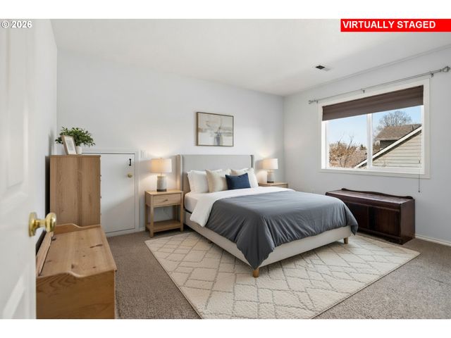 11721 SALMONBERRY Dr, Oregon City, OR 97045