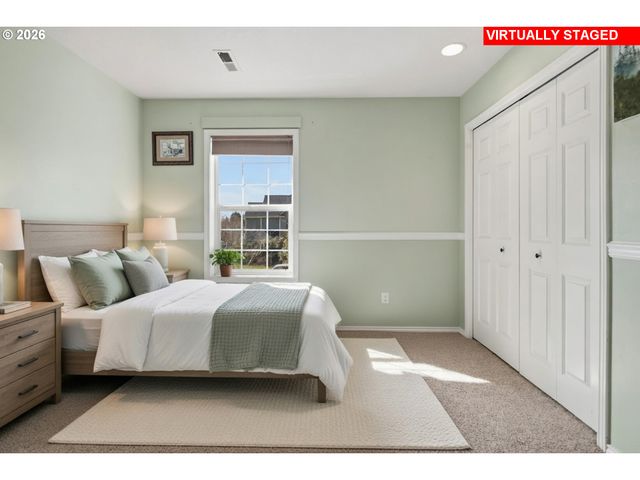 11721 SALMONBERRY Dr, Oregon City, OR 97045