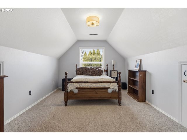 11721 SALMONBERRY Dr, Oregon City, OR 97045