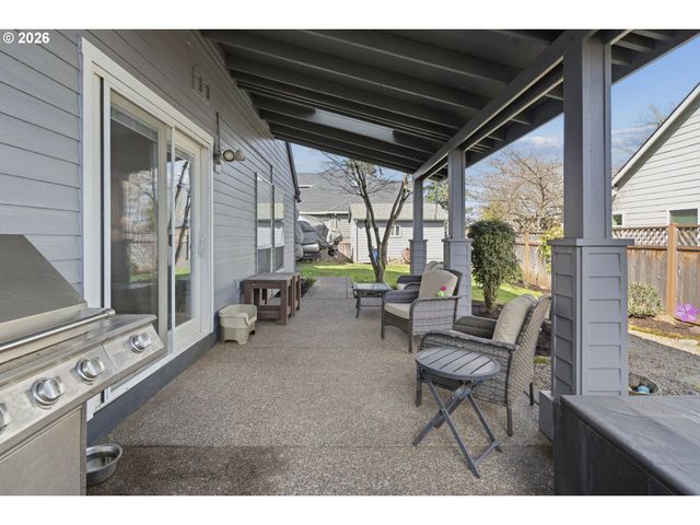 11721 SALMONBERRY Dr, Oregon City, OR 97045